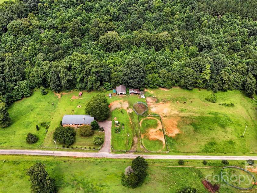 149 Liz Drive, Statesville, NC 28625.  MLS# CAR4289464, YatesRealty ID 32137. 