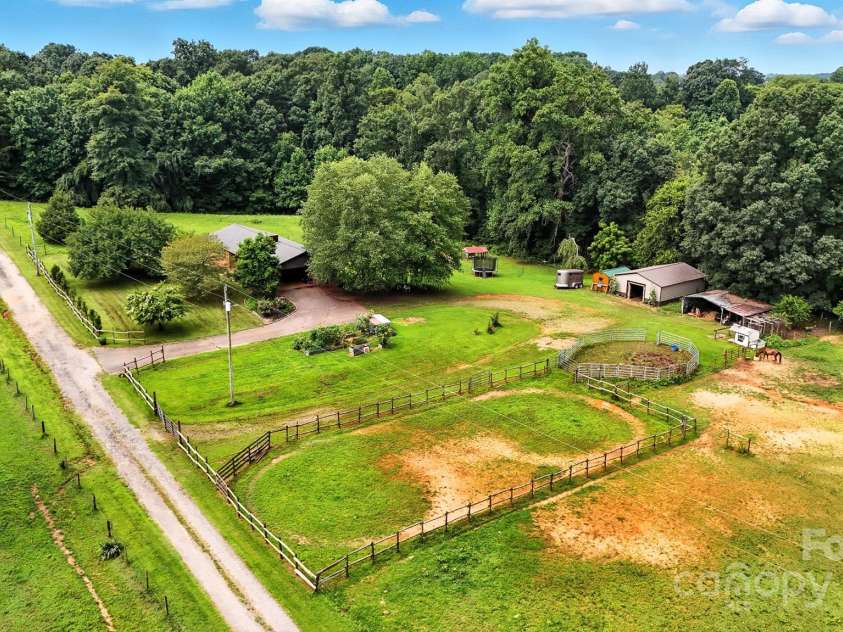 149 Liz Drive, Statesville, NC 28625.  MLS# CAR4289464, YatesRealty ID 32137. 