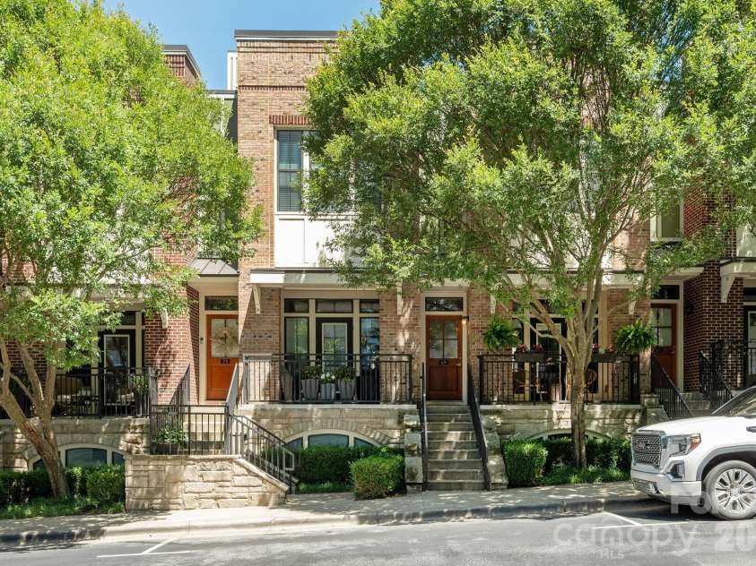 69 Stamford Street, Asheville, NC 28803.  MLS# CAR4395603, YatesRealty ID 32137. 