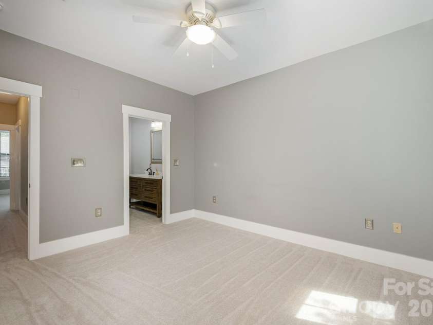 69 Stamford Street, Asheville, NC 28803.  MLS# CAR4395603, YatesRealty ID 32137. 