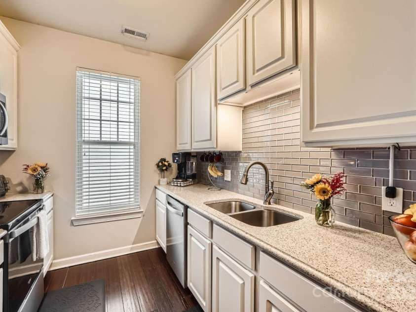 18605 Ruffner Drive, Cornelius, NC 28031.  MLS# CAR4262938, YatesRealty ID 32138. 