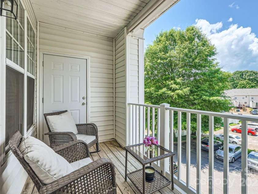 18605 Ruffner Drive, Cornelius, NC 28031.  MLS# CAR4262938, YatesRealty ID 32138. 