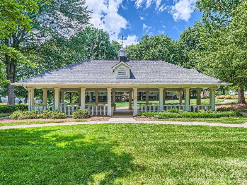 18605 Ruffner Drive, Cornelius, NC 28031.  MLS# CAR4262938, YatesRealty ID 32138. 
