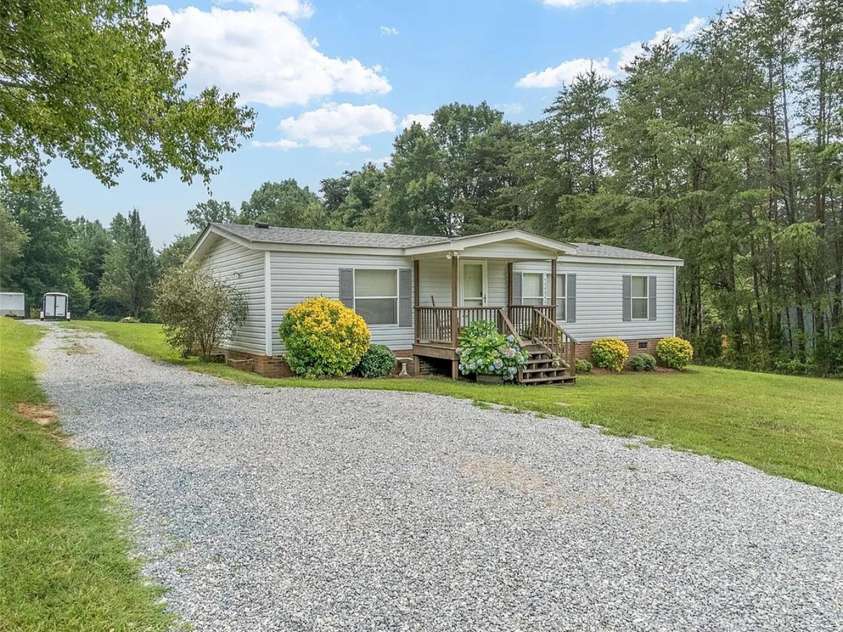 4220 Mount Beulah Road, Maiden, NC 28650.  MLS# CAR4392480, YatesRealty ID 32138. 