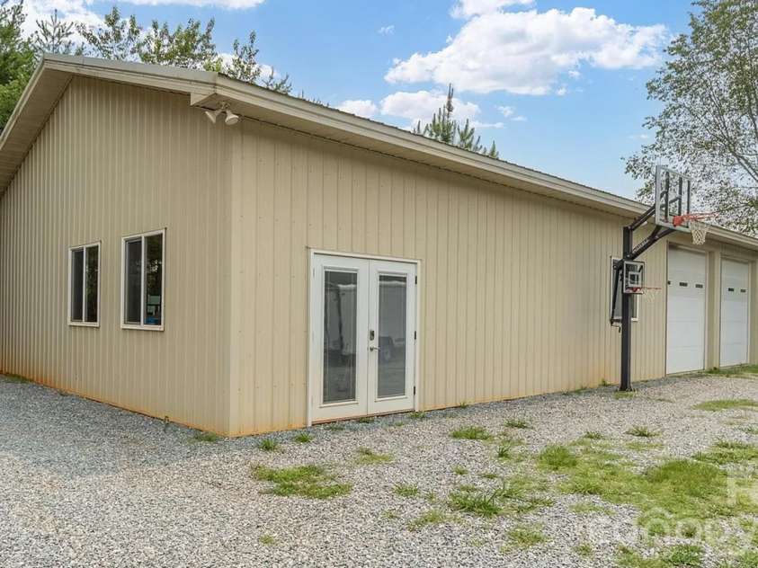 4220 Mount Beulah Road, Maiden, NC 28650.  MLS# CAR4392480, YatesRealty ID 32138. 