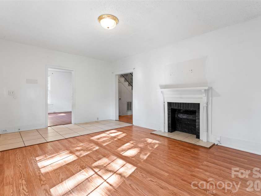 317 Campus Street, Charlotte, NC 28216.  MLS# CAR4329279, YatesRealty ID 3214. Living Room