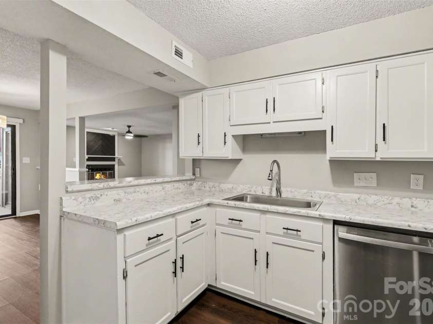 7255 Winery Lane, Charlotte, NC 28227.  MLS# CAR4345015, YatesRealty ID 3214. 