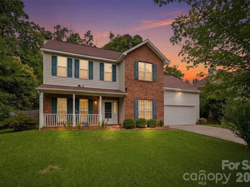 5619 Hedgecrest Place, Charlotte, NC 28269.  MLS# CAR4396327, YatesRealty ID 32141. 