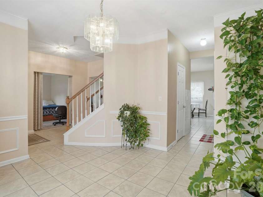 5619 Hedgecrest Place, Charlotte, NC 28269.  MLS# CAR4396327, YatesRealty ID 32141. 