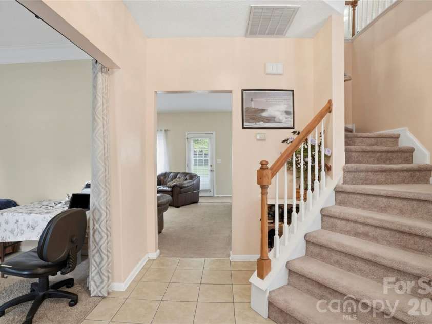 5619 Hedgecrest Place, Charlotte, NC 28269.  MLS# CAR4396327, YatesRealty ID 32141. 
