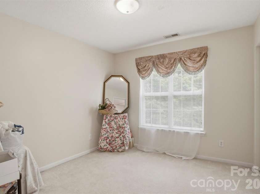 5619 Hedgecrest Place, Charlotte, NC 28269.  MLS# CAR4396327, YatesRealty ID 32141. 