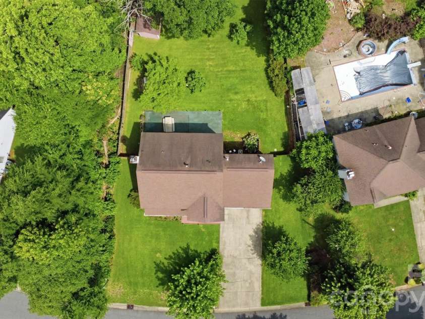 5619 Hedgecrest Place, Charlotte, NC 28269.  MLS# CAR4396327, YatesRealty ID 32141. 