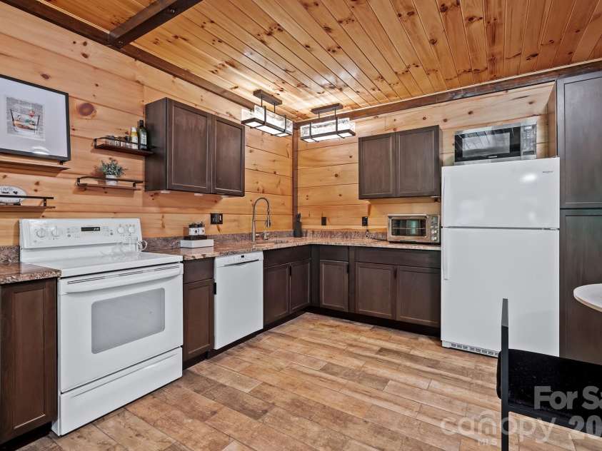 745 Mossy Oak Trail, Nebo, NC 28761.  MLS# CAR4396090, YatesRealty ID 32142. 