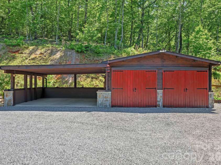 745 Mossy Oak Trail, Nebo, NC 28761.  MLS# CAR4396090, YatesRealty ID 32142. 