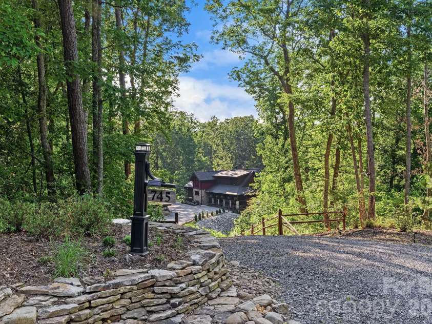 745 Mossy Oak Trail, Nebo, NC 28761.  MLS# CAR4396090, YatesRealty ID 32142. 