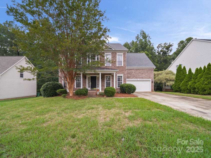 9002 Fenwick Drive, Indian Trail, NC 28079.  MLS# CAR4287627, YatesRealty ID 32142. 