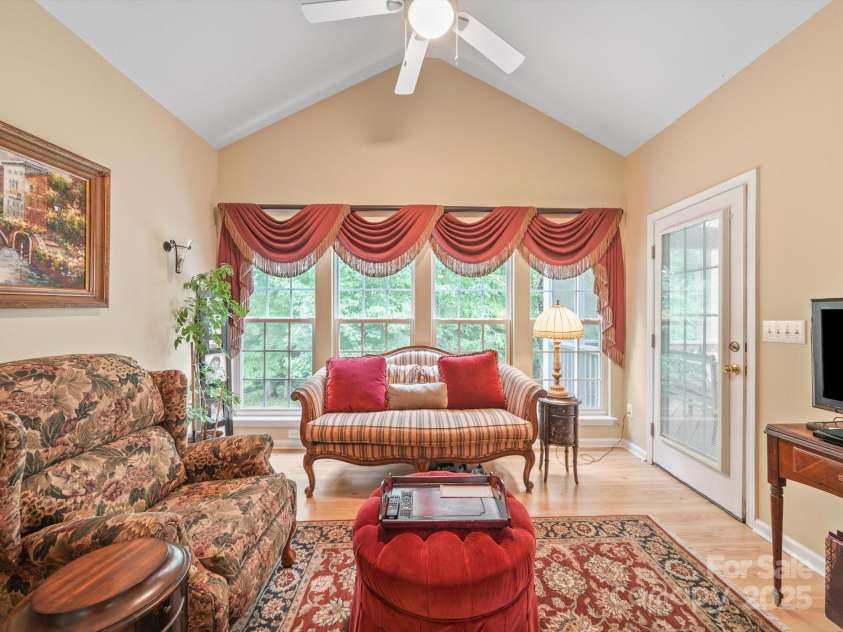 9002 Fenwick Drive, Indian Trail, NC 28079.  MLS# CAR4287627, YatesRealty ID 32142. Sitting Room