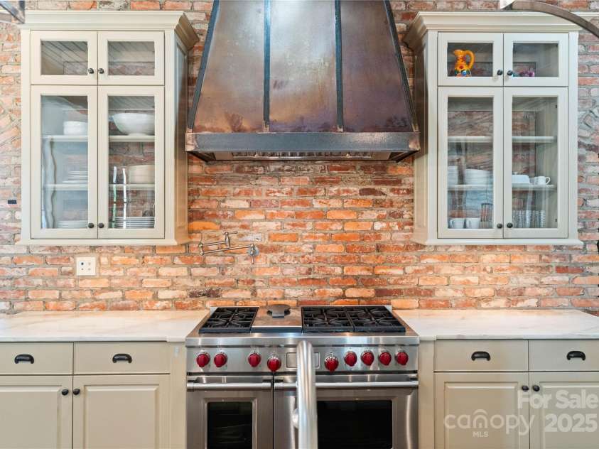 4023 Alexandra Alley Drive, Charlotte, NC 28210.  MLS# CAR4273206, YatesRealty ID 32143. 