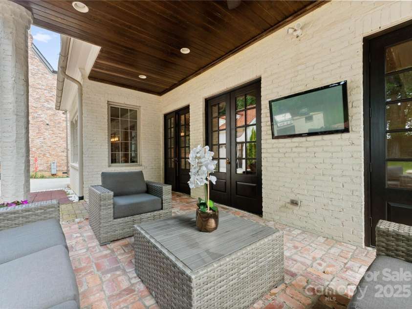 4023 Alexandra Alley Drive, Charlotte, NC 28210.  MLS# CAR4273206, YatesRealty ID 32143. 