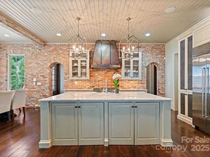 4023 Alexandra Alley Drive, Charlotte, NC 28210.  MLS# CAR4273206, YatesRealty ID 32143. 