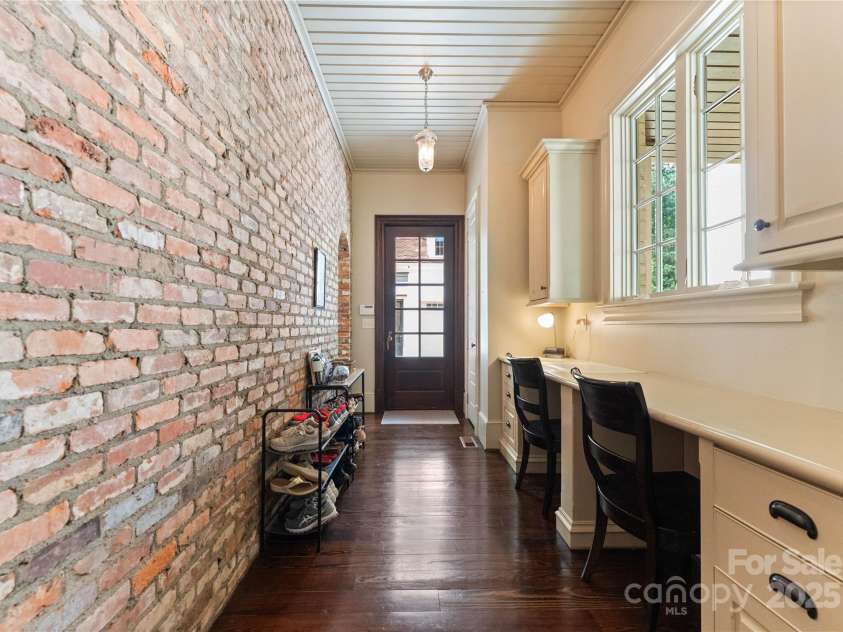 4023 Alexandra Alley Drive, Charlotte, NC 28210.  MLS# CAR4273206, YatesRealty ID 32143. 