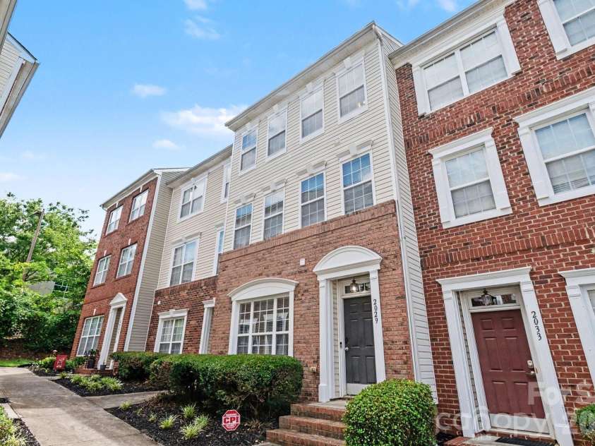 2029 Kegsworth Drive, Charlotte, NC 28273.  MLS# CAR4396032, YatesRealty ID 32144. Front Entrance