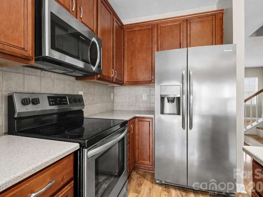 2029 Kegsworth Drive, Charlotte, NC 28273.  MLS# CAR4396032, YatesRealty ID 32144. Kitchen with Backplash