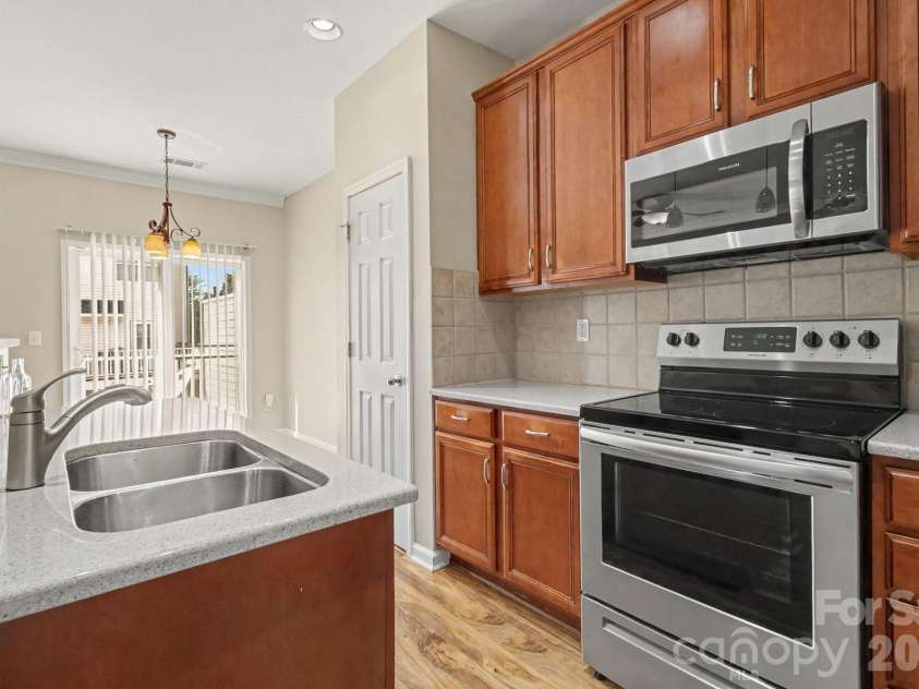 2029 Kegsworth Drive, Charlotte, NC 28273.  MLS# CAR4396032, YatesRealty ID 32144. Kitchen with Dual Sink