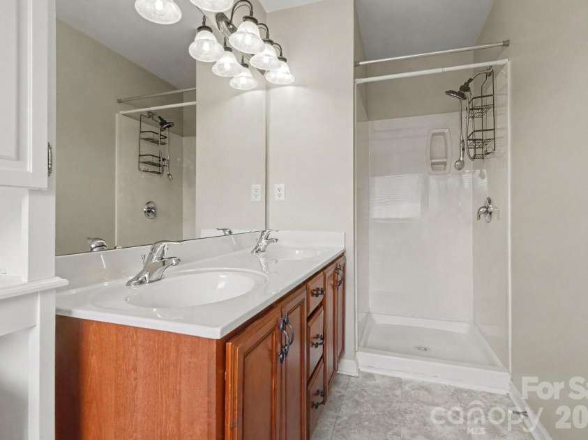 2029 Kegsworth Drive, Charlotte, NC 28273.  MLS# CAR4396032, YatesRealty ID 32144. Primary Bathroom with shower
