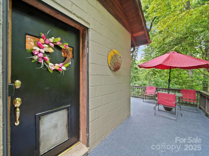 629 Vineyard Road, Tryon, NC 28782.  MLS# CAR4288104, YatesRealty ID 32144. 