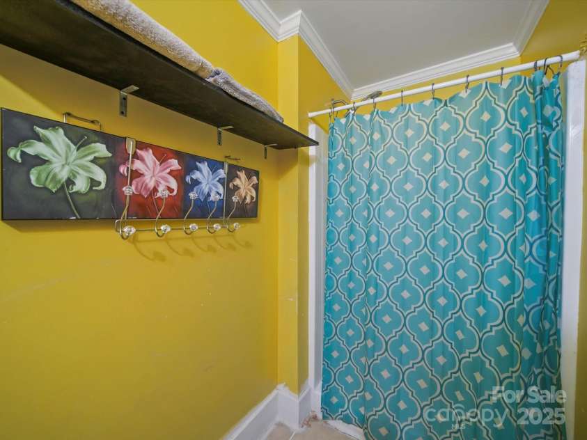 629 Vineyard Road, Tryon, NC 28782.  MLS# CAR4288104, YatesRealty ID 32144. 