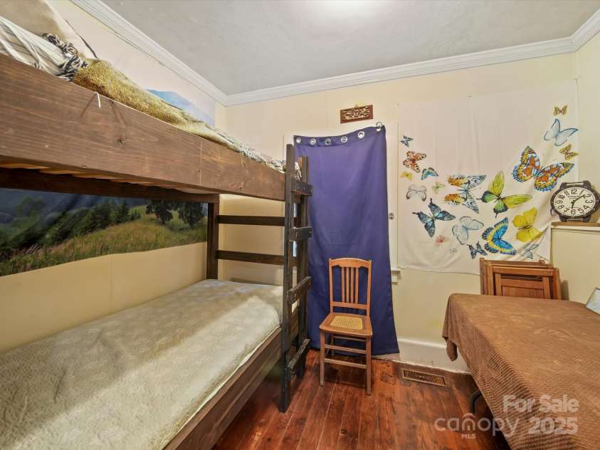 629 Vineyard Road, Tryon, NC 28782.  MLS# CAR4288104, YatesRealty ID 32144. 