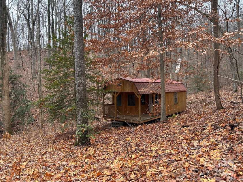 629 Vineyard Road, Tryon, NC 28782.  MLS# CAR4325093, YatesRealty ID 32144. 