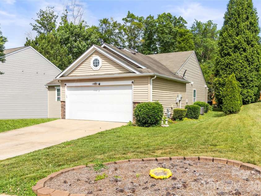 1143 Adirondak Drive, Gastonia, NC 28052.  MLS# CAR4396221, YatesRealty ID 32145. 
