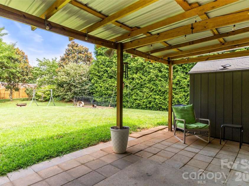 1143 Adirondak Drive, Gastonia, NC 28052.  MLS# CAR4396221, YatesRealty ID 32145. 