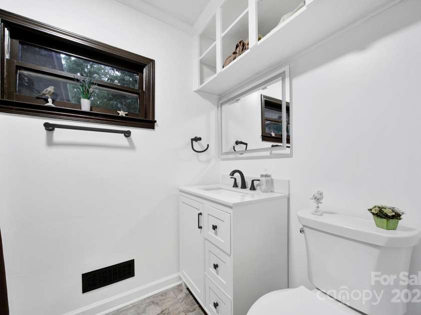 1239 Carlisle White Road, Chester, SC 29706.  MLS# CAR4291518, YatesRealty ID 32145. 