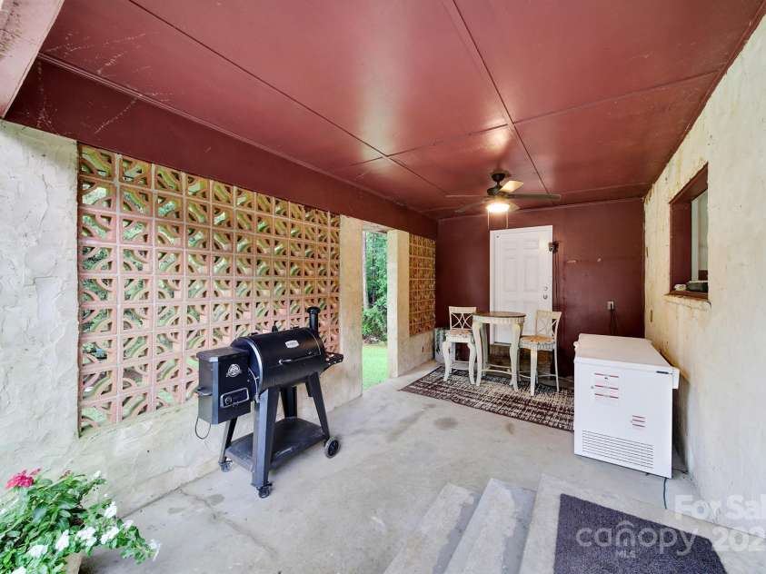 1239 Carlisle White Road, Chester, SC 29706.  MLS# CAR4291518, YatesRealty ID 32145. 