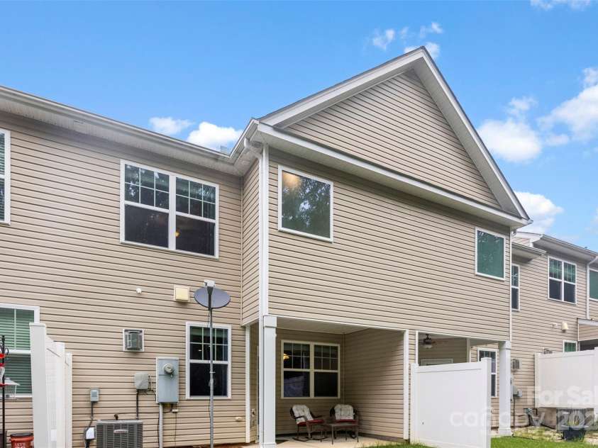 7424 Calhoun Falls Drive, Rock Hill, SC 29732.  MLS# CAR4290597, YatesRealty ID 32146. 