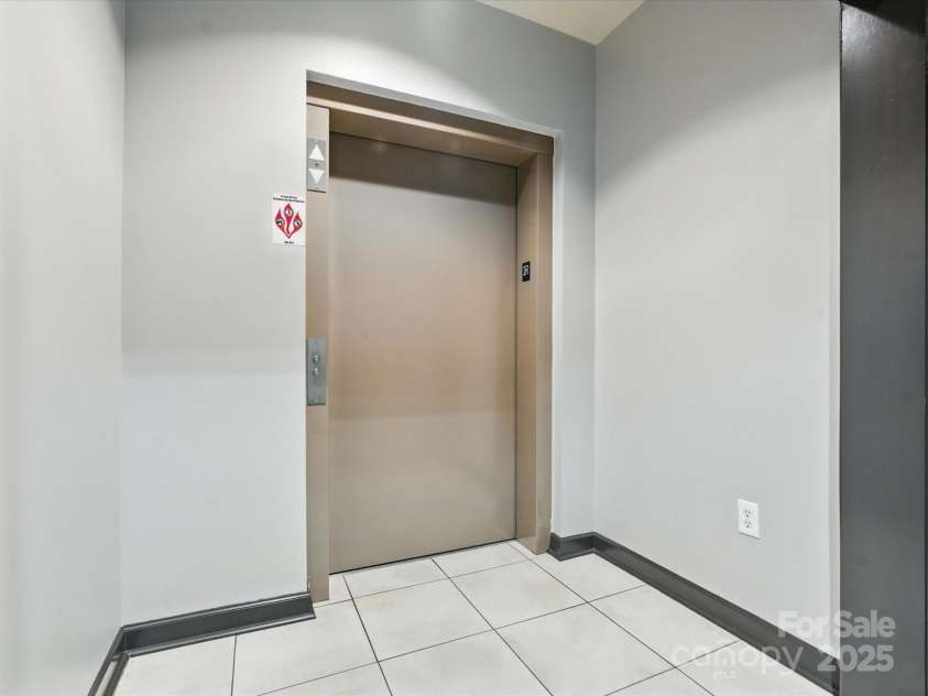 1829 Kenilworth Avenue, Charlotte, NC 28203.  MLS# CAR4270510, YatesRealty ID 32147. 