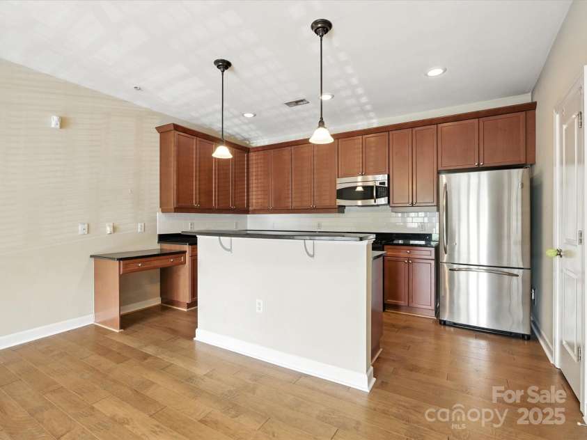 1829 Kenilworth Avenue, Charlotte, NC 28203.  MLS# CAR4270510, YatesRealty ID 32147. 