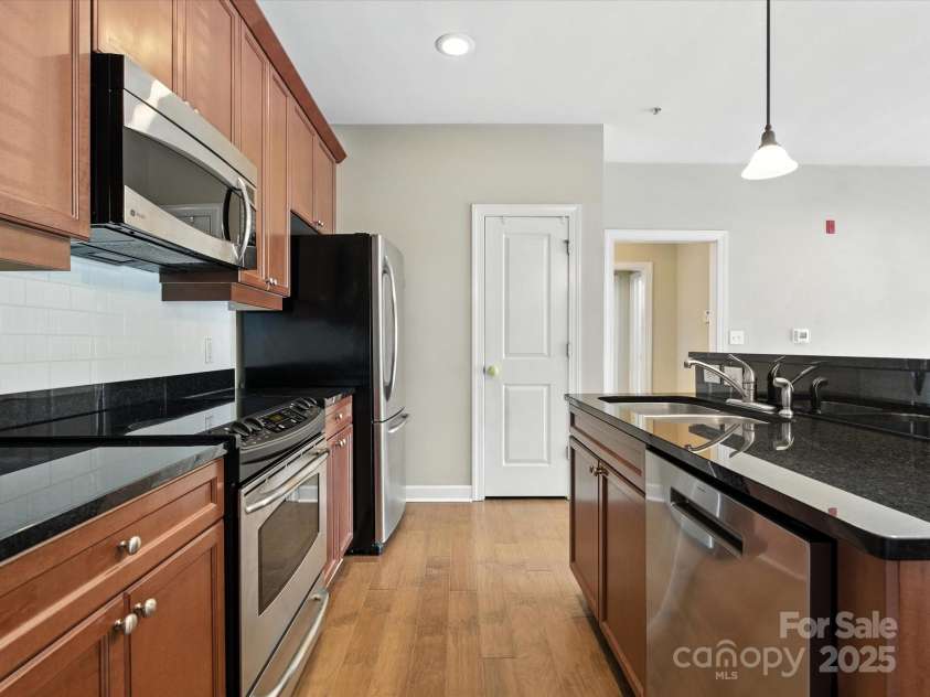 1829 Kenilworth Avenue, Charlotte, NC 28203.  MLS# CAR4270510, YatesRealty ID 32147. 