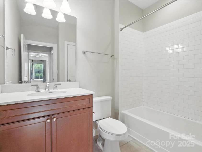 1829 Kenilworth Avenue, Charlotte, NC 28203.  MLS# CAR4270510, YatesRealty ID 32147. 