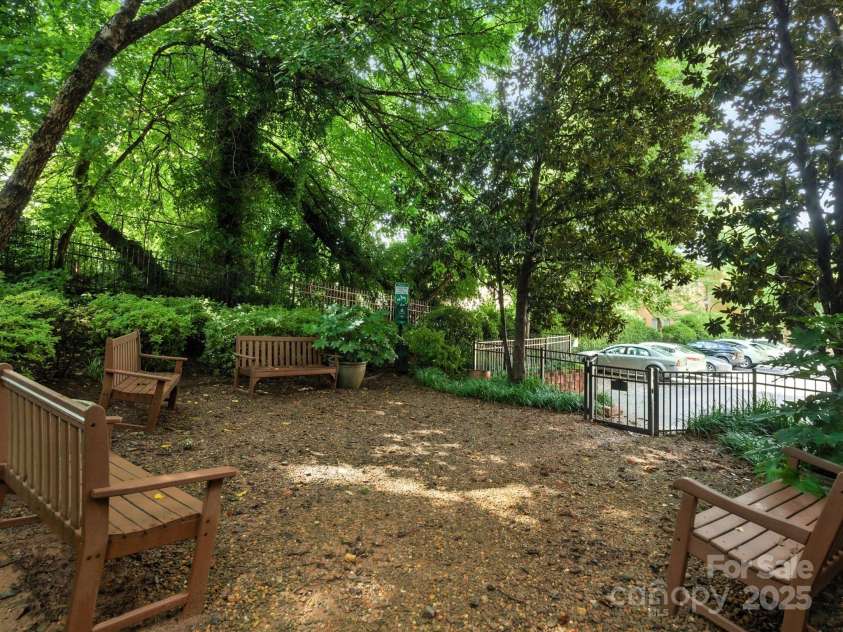 1829 Kenilworth Avenue, Charlotte, NC 28203.  MLS# CAR4270510, YatesRealty ID 32147. 