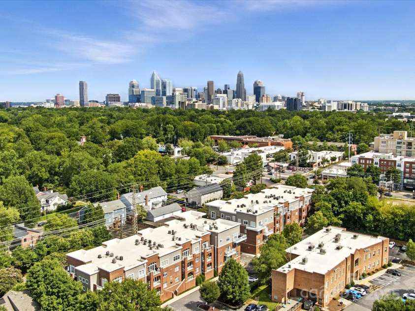 1829 Kenilworth Avenue, Charlotte, NC 28203.  MLS# CAR4270510, YatesRealty ID 32147. 