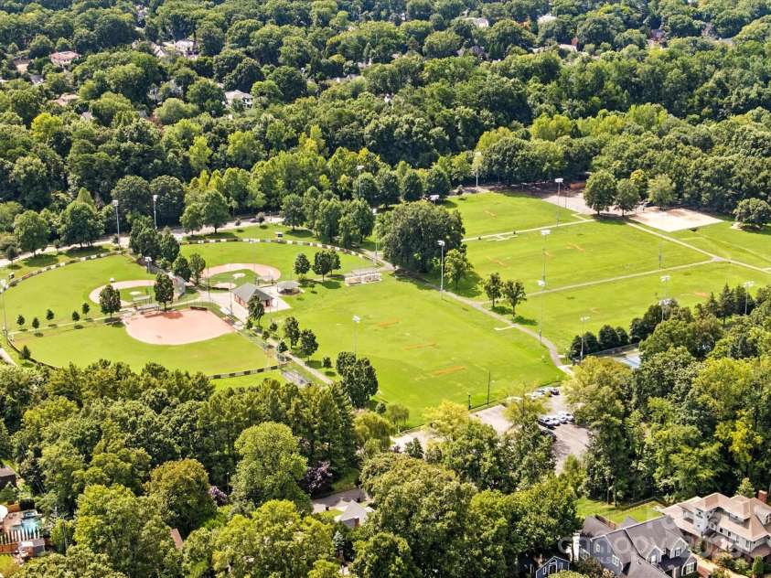 1829 Kenilworth Avenue, Charlotte, NC 28203.  MLS# CAR4270510, YatesRealty ID 32147. 