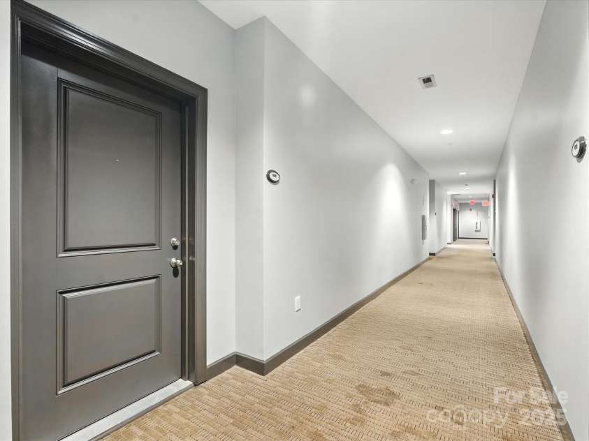 1829 Kenilworth Avenue, Charlotte, NC 28203.  MLS# CAR4270510, YatesRealty ID 32147. Entrance to 108B