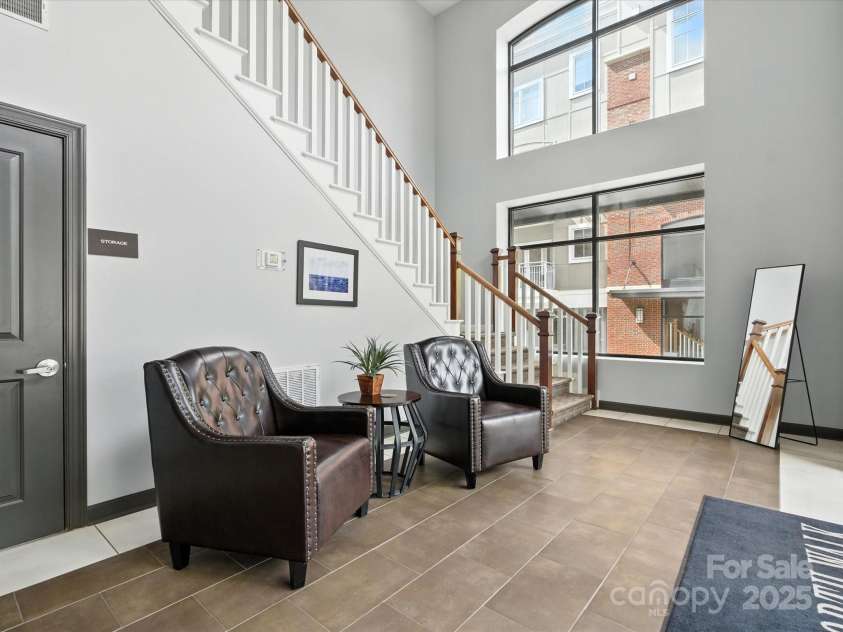 1829 Kenilworth Avenue, Charlotte, NC 28203.  MLS# CAR4270510, YatesRealty ID 32147. Grand Foyer