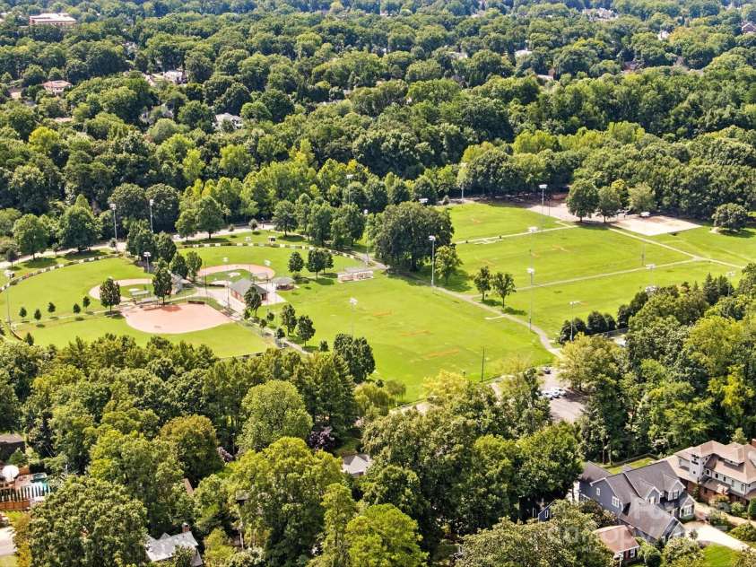 1829 Kenilworth Avenue, Charlotte, NC 28203.  MLS# CAR4270510, YatesRealty ID 32147. Short walk to Freedom park