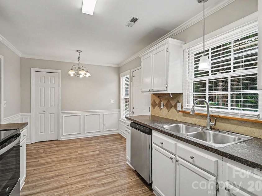 8904 Brown Oak Court, Charlotte, NC 28227.  MLS# CAR4393518, YatesRealty ID 32147. 