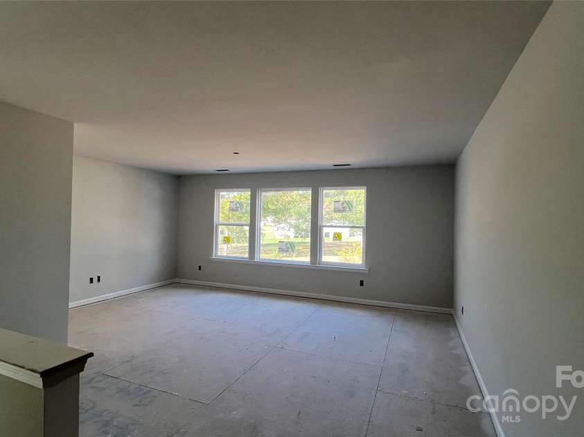 102 Oakham Place, Mooresville, NC 28115.  MLS# CAR4290246, YatesRealty ID 32148. Loft